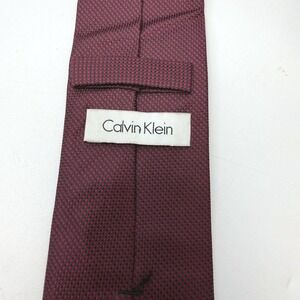 Calvin Klein Tie Mens OS Burgundy Textured Silk Minimalist Corporate